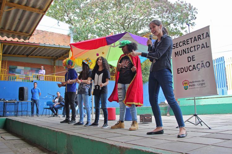EDUCAÇÃO
