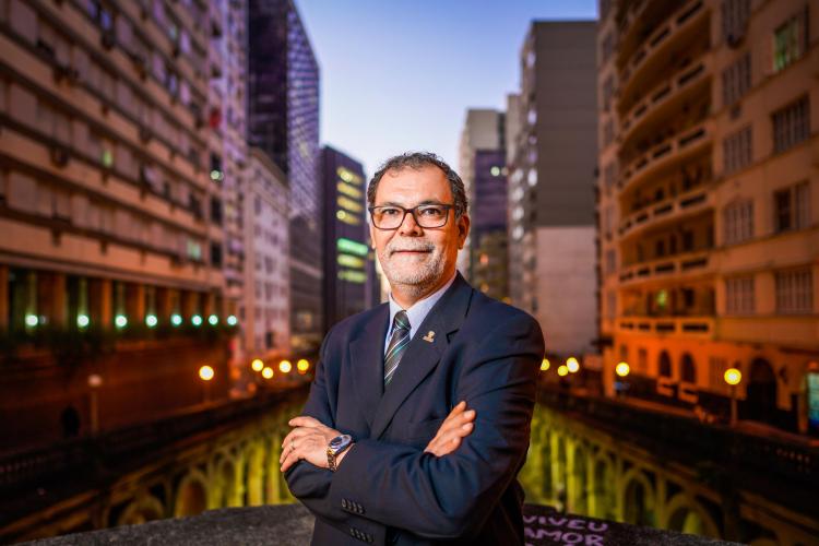 DESENVOLVIMENTO ECÔNOMICO