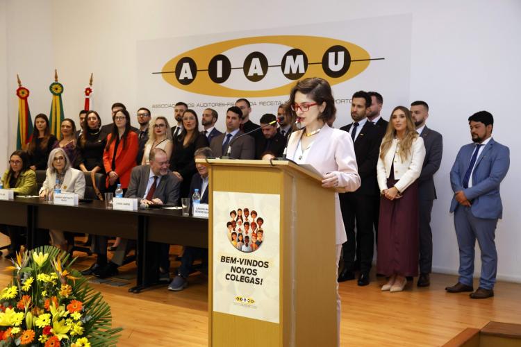 Município empossa novos auditores fiscais