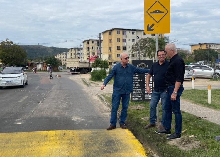 Prefeitura realiza mutirão para colocação de lombadas na Zona Sul