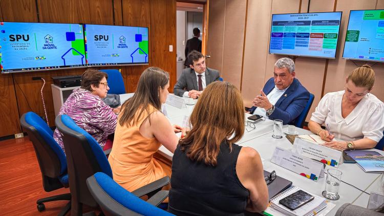 Melo reafirma à União interesse em cessão definitiva da Usina e apresenta alternativas