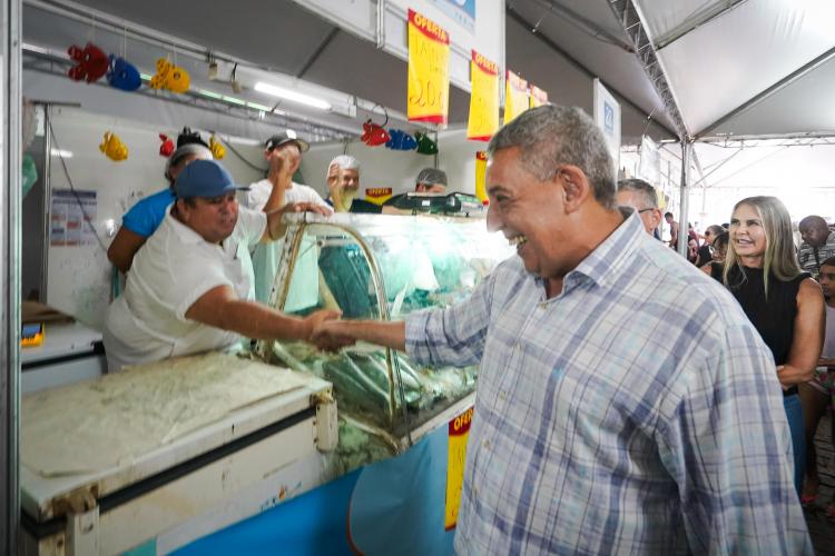 prefeito sebastião melo na feira do peixe