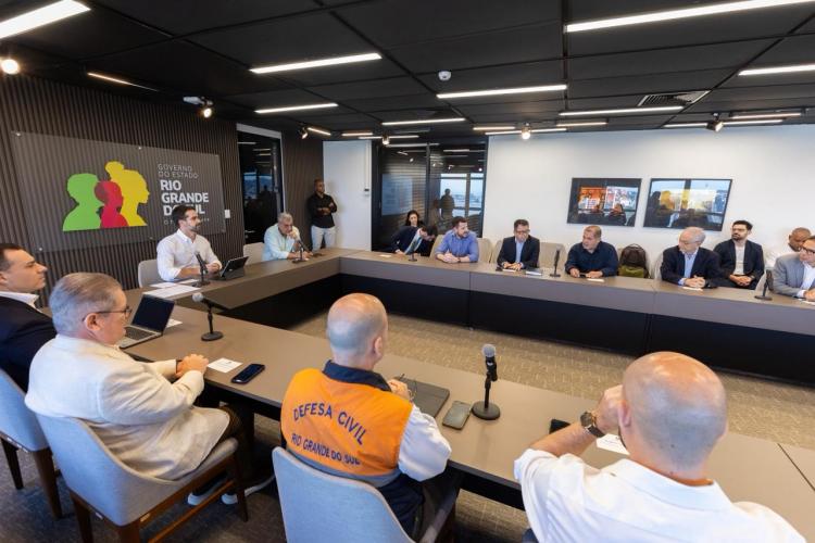 Prefeito e governador tratam de ações conjuntas para fortalecer proteção de cheias da Capital