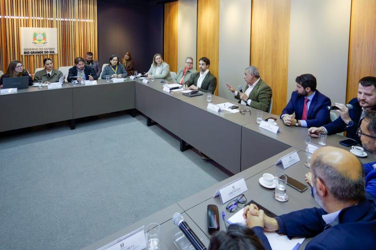 Projetos de adaptação climática para a região das Ilhas e Dique Sarandi são apresentados ao Governo do Estado