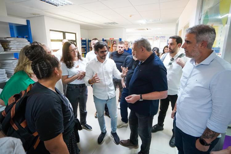 Prefeito conhece referências para modelo de complexo integrado de serviços da Capital