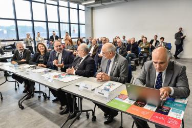DESENVOLVIMENTO ECONÔMICO