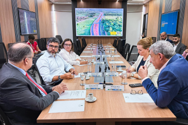 Melo pede ao Ministério de Transportes autorização para faixa de motociclistas na avenida Assis Brasil