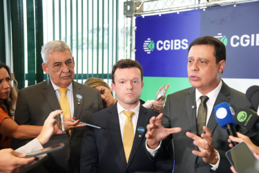 Prefeito participa em Brasília da posse do Conselho Superior do Imposto sobre Bens e Serviços