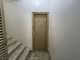 Porta de entrada do apartamento