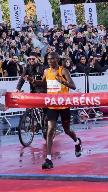 NB 42K Porto Alegre bate recorde e entra para história como a maratona mais rápida do Brasil