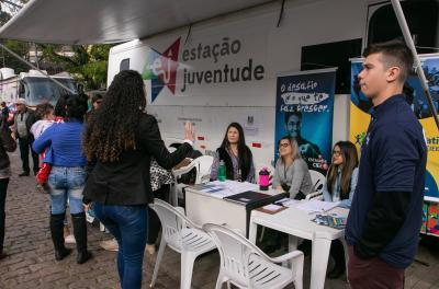 Evento ofereceu ainda atividades culturais, orientação jurÃdica, direitos do consumidor, orientação para o mercado de trabalho, inscrições para cursos gratuitos, testes rápidos de HIV e SÃfilis, entre outras