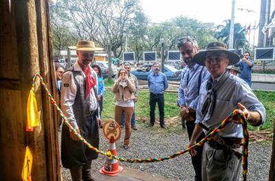 Uma intensa programação educativa está prevista para o tradicional piquete da Empresa Pública de Transporte e Circulação (EPTC) no Acampamento Farroupilha, o EPTCHÊ, de 3 a 19 de setembro, aberto ao público a partir das 9h desta segunda-feira, 3. 