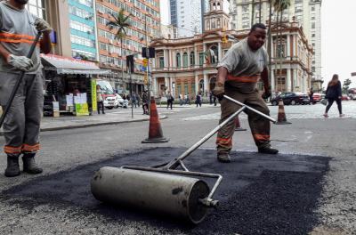 A Operação Tapa-Buracos da prefeitura executou serviços em pontos de 80 vias da Capital na última semana, de 10 a 14 de setembro