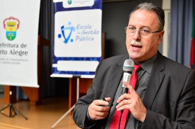  Com uma abordagem ao Marco Regulatório das Organizações da Sociedade Civil, a Secretaria Municipal da Transparência e Controladoria (SMTC) realizou nessa segunda-feira, 24, o terceiro encontro do Ciclo de Palestras Sobre Transparência, para os servidores municipais