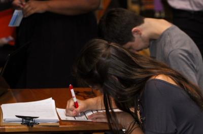  Cerca de 600 jovens com idade de 15 a 18 anos participarão da 7ª Feira de Oportunidades, no Ginásio do Colégio Protásio Alves (av. Ipiranga, 1.090 – entrada pela av. Érico Veríssimo), nesta quarta-feira, 26, a partir das 9h.