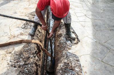 Nesta terça feira, 2, o Departamento Municipal de Água e Esgotos (Dmae) vai substituir um registro de água na esquina da estrada João Antônio Silveira e avenida Nilo Wulff, zona Sul
