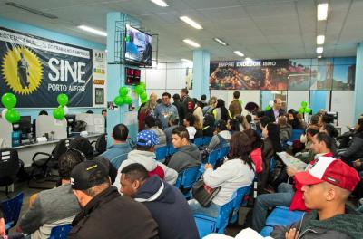 Até esta quinta-feira, 25, estão disponíveis no Sine Municipal oito vagas de trabalho para reabilitados do INSS. Os interessados devem comparecer à unidade do Centro Histórico, localizada na esquina das avenidas Sepúlveda e Mauá, das 8h às 17h