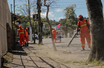 Prefeitura divulga programação de roçada e capina nesta sexta