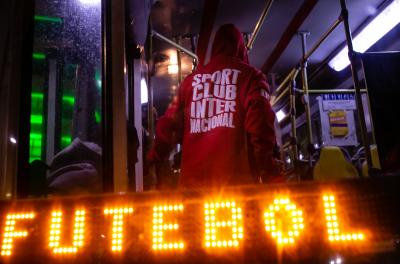 Oito ônibus Especial Futebol sairão do Largo Glênio Peres