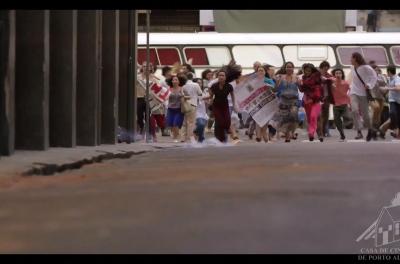 A peça teatral de Oduvaldo Vianna Filho teve seu roteiro adaptado para os dias atuais e conta com Marco Ricca, Drica Moraes e Chay Suede no elenco