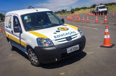 EPTC realiza ação educativa na saÃda da cidade