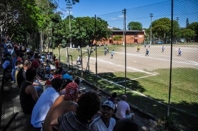 Campo do Ararigbóia passa a se chamar Luiz Carlos Oliveira