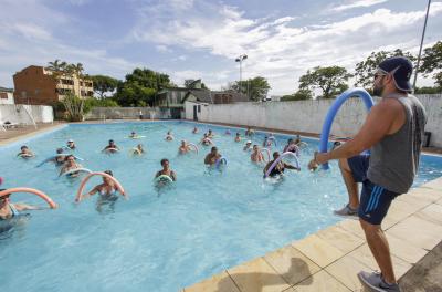 piscinas comunitárias