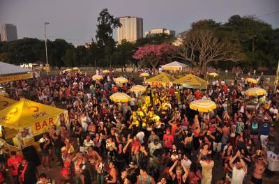carnaval de rua na orla