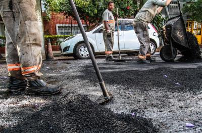 Requalificação total de ruas evita ações de tapa-buraco, feitas de forma paliativa