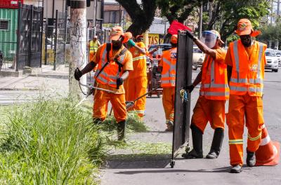 Prefeitura divulga programação de roçada e capina nesta segunda