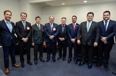 Paim participa de evento com presidente do Senado
