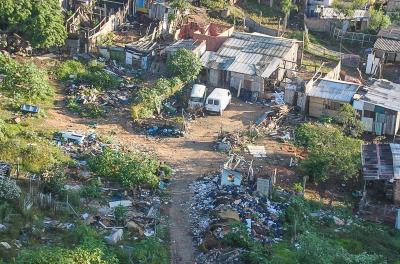DMLU inicia limpeza em área invadida no bairro Jardim do Salso