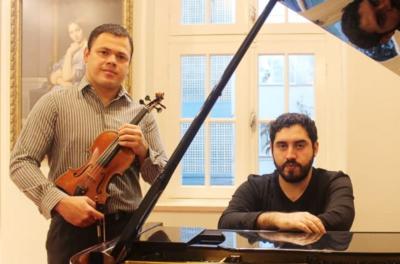 Piano e violino em recital na Pinacoteca