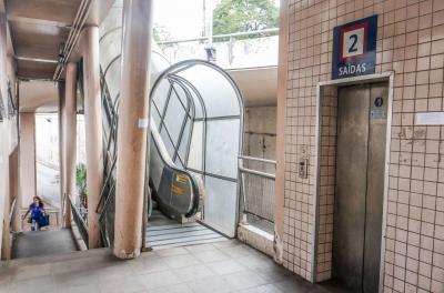 Recuperação de elevadores e escadas rolantes está 75% executada