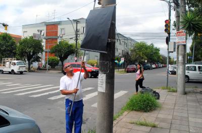 Smams fiscaliza propaganda irregular na zona Norte