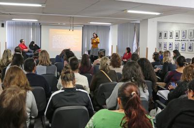 Roda de conversa debate a inclusão no ensino fundamental
