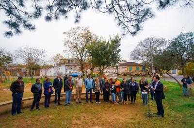 Praça do bairro Sarandi recebe revitalização