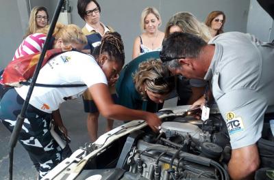 EPTC realiza neste sábado palestra sobre mecânica para mulheres