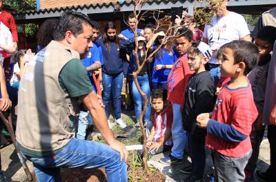 Semana da Primavera realiza mais uma ação de plantio