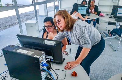 Prefeitura lança curso de programação para mulheres