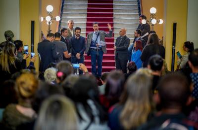 Anúncio para escolas