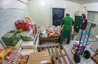 Fasc recebe doação de 400 quilos de alimentos