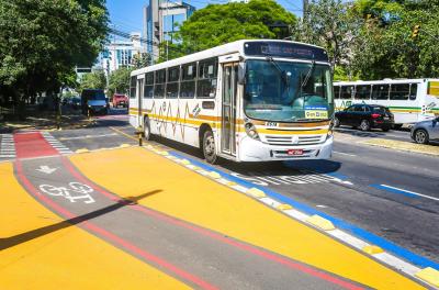 EPTC começa sinalizar mais um trecho com faixa exclusiva