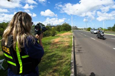 EPTC flagrou quase dois mil motoristas por excesso de velocidade 