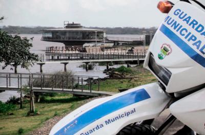 Guarda Municipal prende flanelinha na Loureiro da Silva