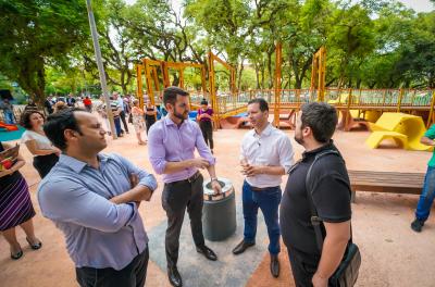 Marchezan entrega novo playground no Parque da Redenção