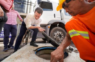 Tampas de ferro terão reparo planejado inédito na Capital