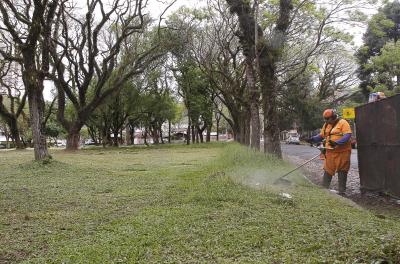Equipes realizam serviços em 15 praças nesta segunda-feira