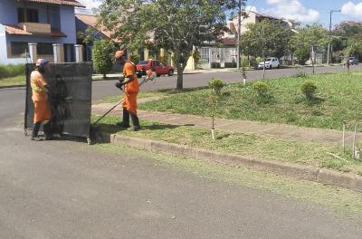 Prefeitura divulga programação de capina e roçada deste sábado
