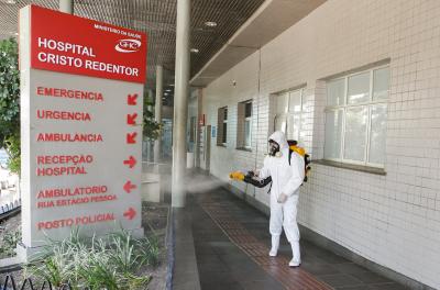 Novos locais públicos recebem desinfecção com auxílio de empresas